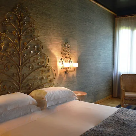 Bauer Palladio & البندقية