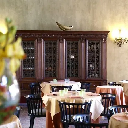 Bauer Palladio & البندقية